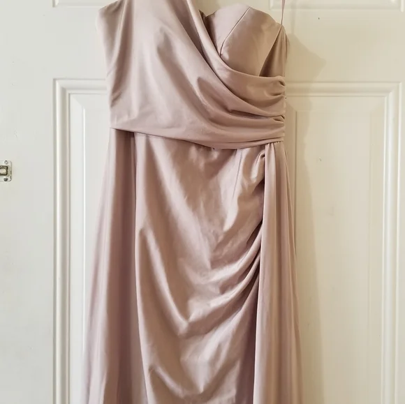 Portia and Scarlett Women’s Gown Sz 4 - Picture 13 of 16